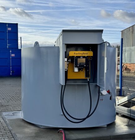 Dvouplášťová nádrž FuelingBest s výdejním boxem na naftu